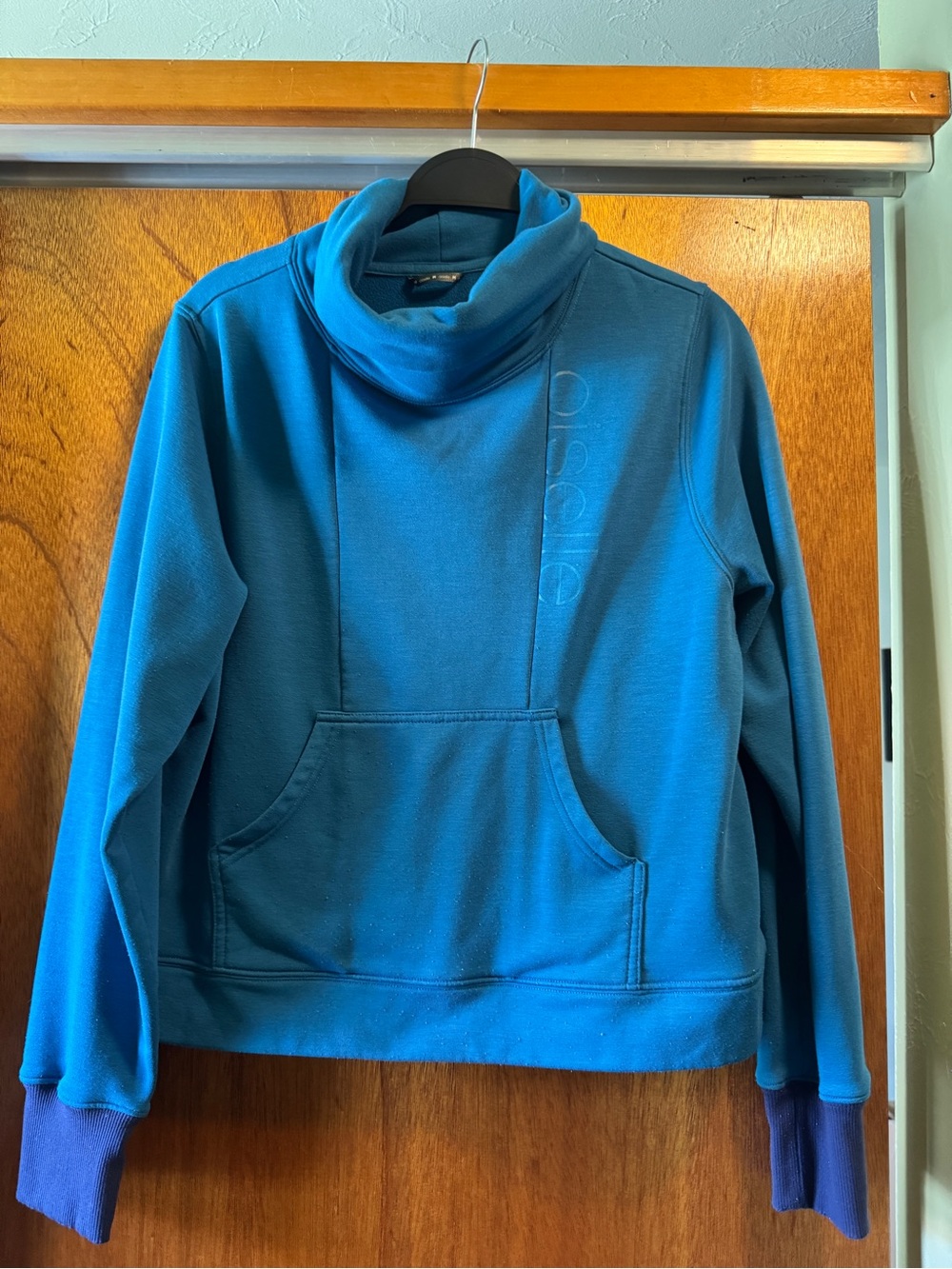 Oiselle sweatshirt